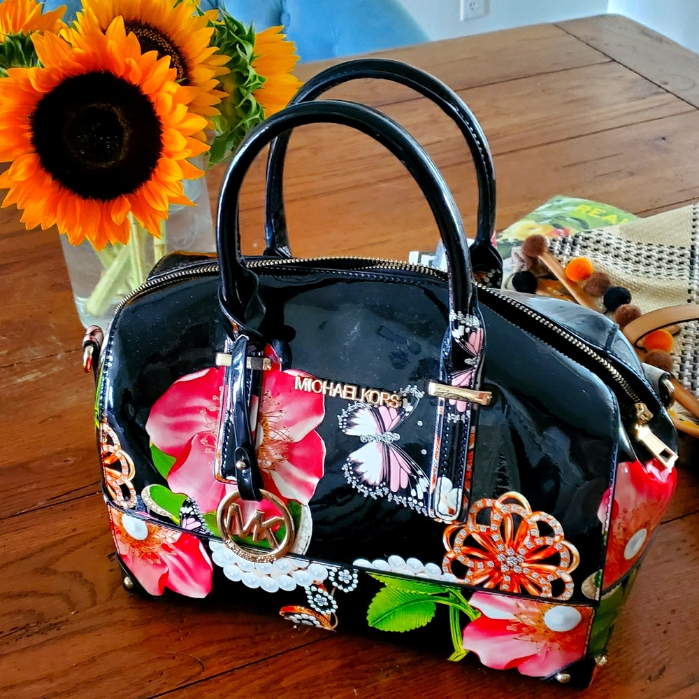 MK Beautiful Purse